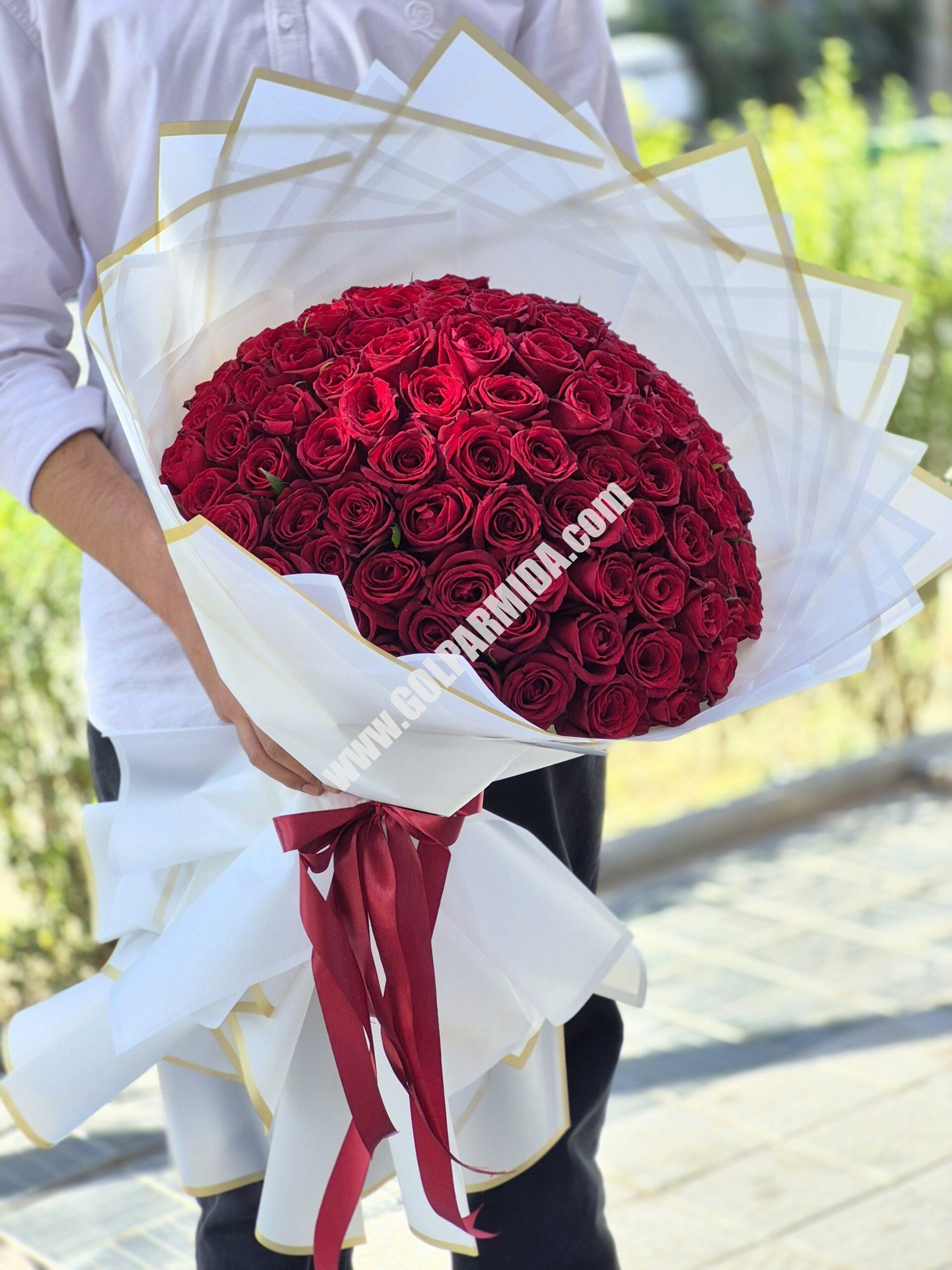 دسته گل رز ۱۰۰ شاخه کاغذ ضد آب